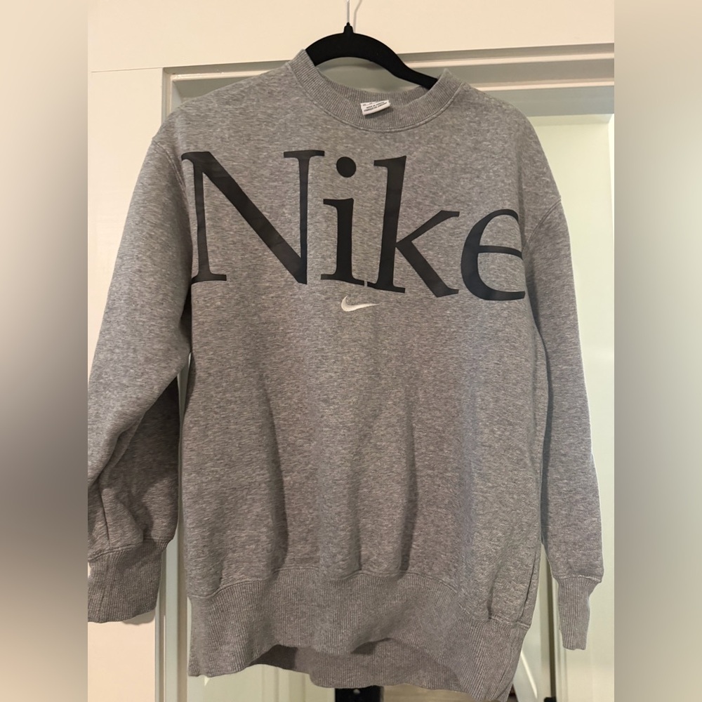 Nike Men's Crewneck Gray Sweater